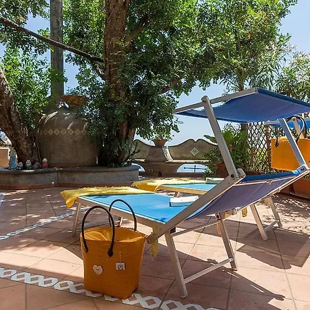 Apartment Sleeps 6 Air Con Wifi