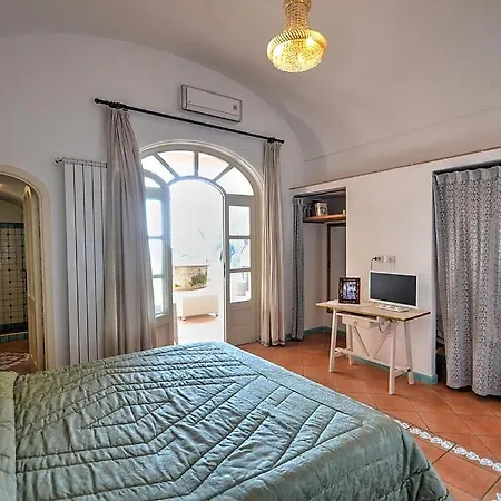 Sleeps 6 Air Con Wifi Positano